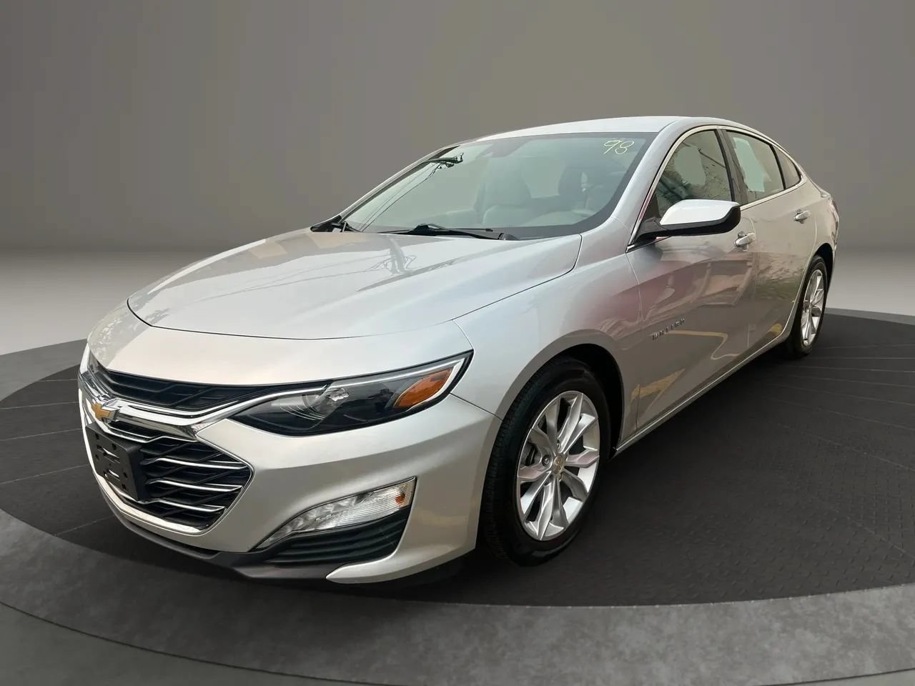 Used 2021 Chevrolet Malibu LT FWD image 1