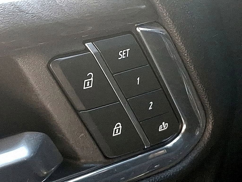 Used 2024 Chevrolet Silverado 2500 LTZ image 30