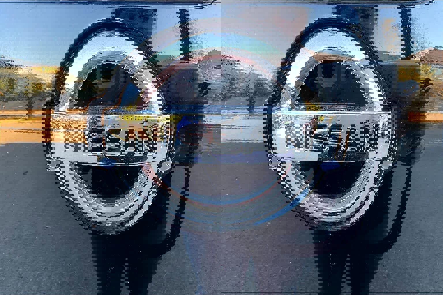 Used 2022 Nissan Titan SV image 29