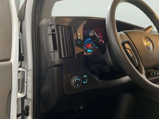 Used 2022 Chevrolet Express 2500 w/ Driver Convenience Package RWD image 31