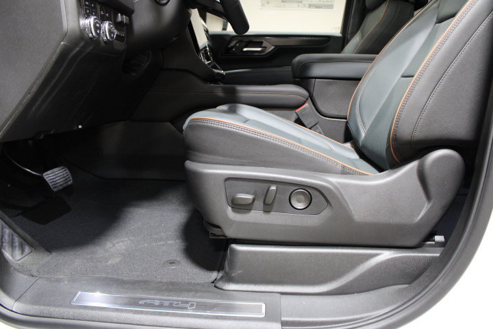 New 2026 GMC Yukon XL AT4 w/ AT4 Premium Plus Package AWD/4WD image 22