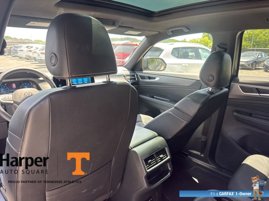 Used 2024 Volkswagen Atlas Cross Sport SE w/ Panoramic Sunroof Package FWD image 9