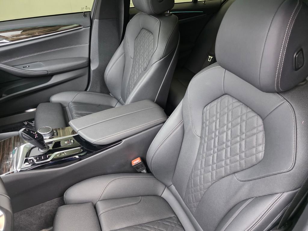 Used 2021 BMW 540i 540i w/ Convenience Package image 11