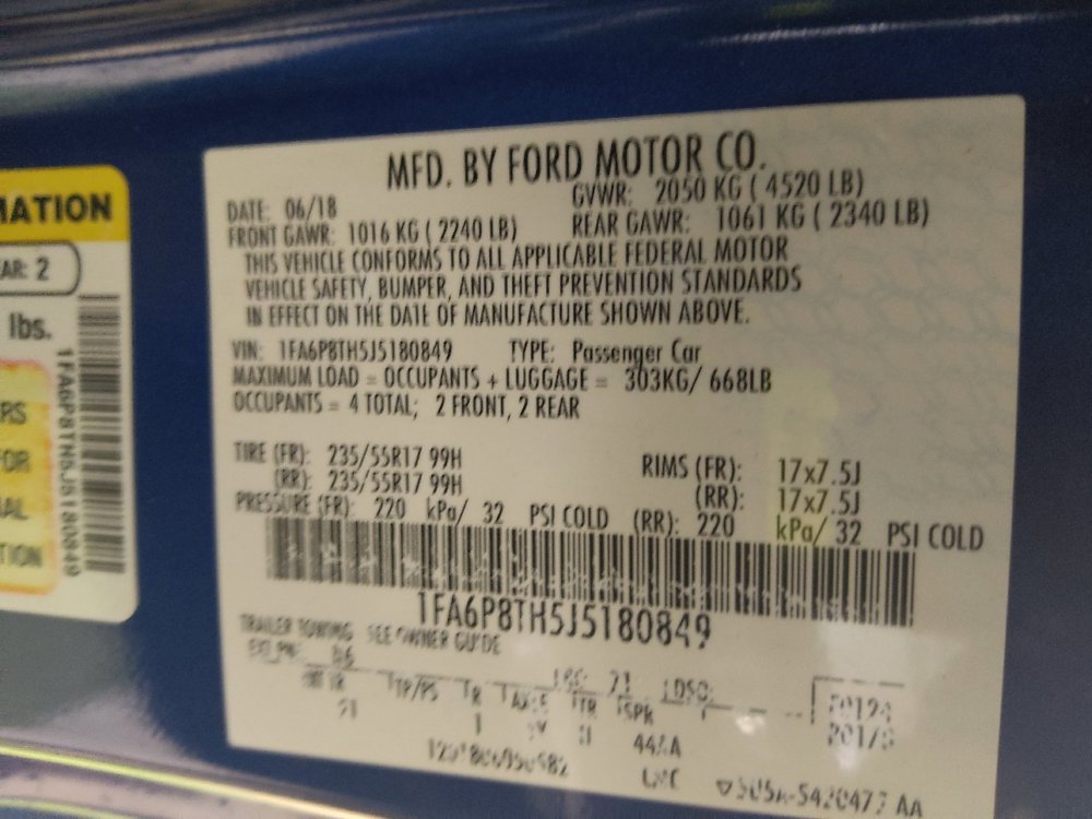 Used 2018 Ford Mustang Coupe RWD image 33