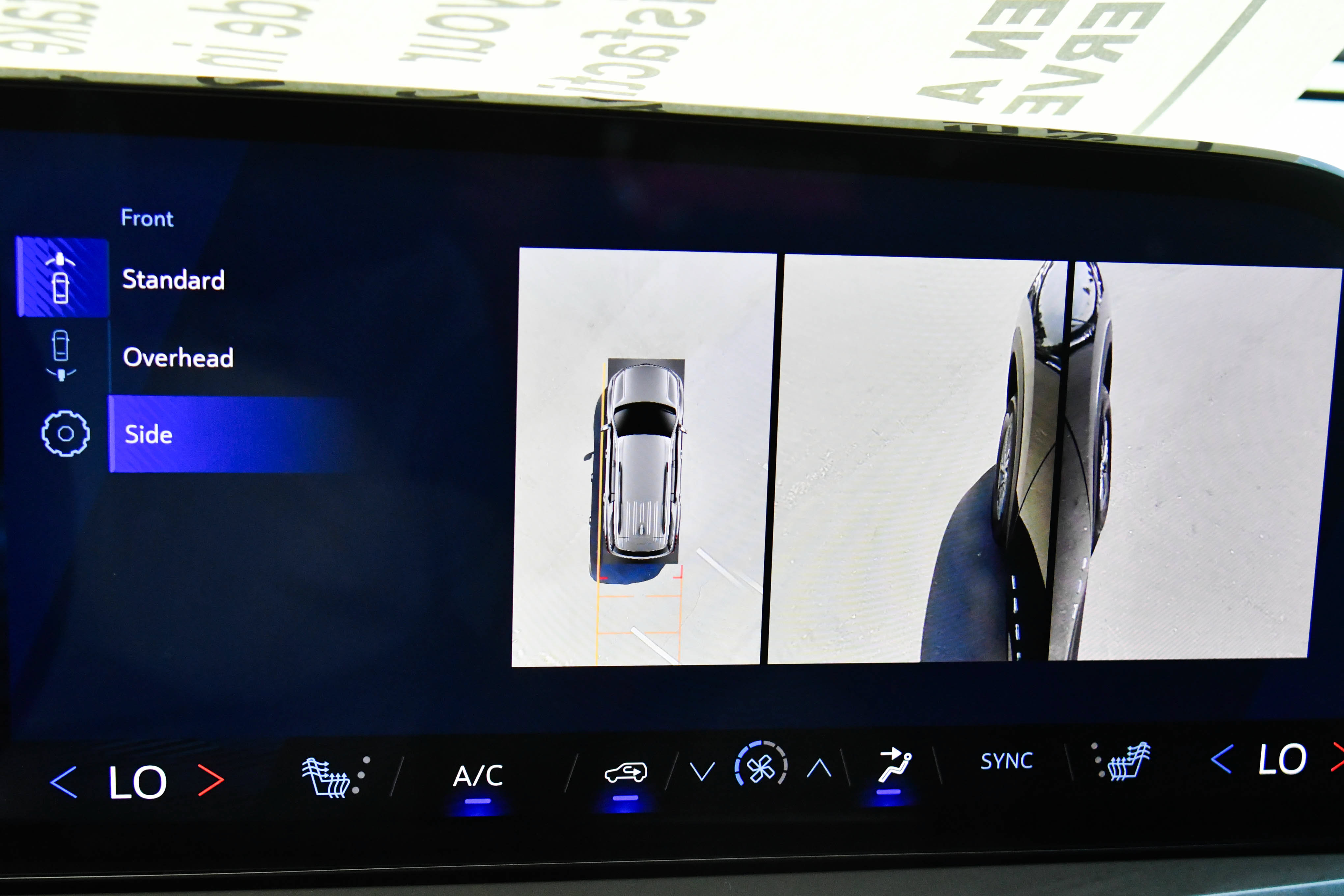 Used 2024 Chevrolet Traverse LT FWD image 25