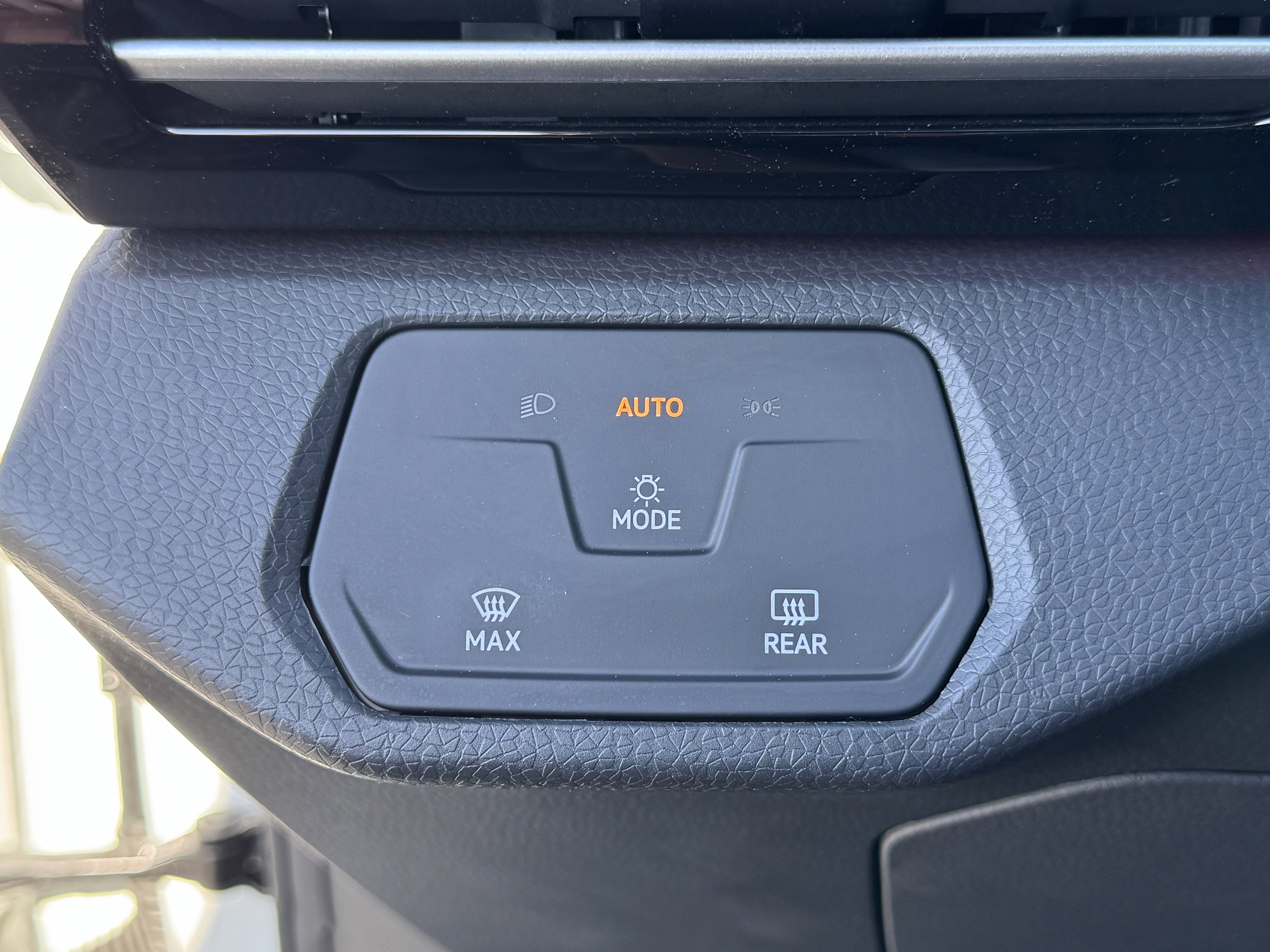 Certified 2023 Volkswagen ID.4 Pro image 30