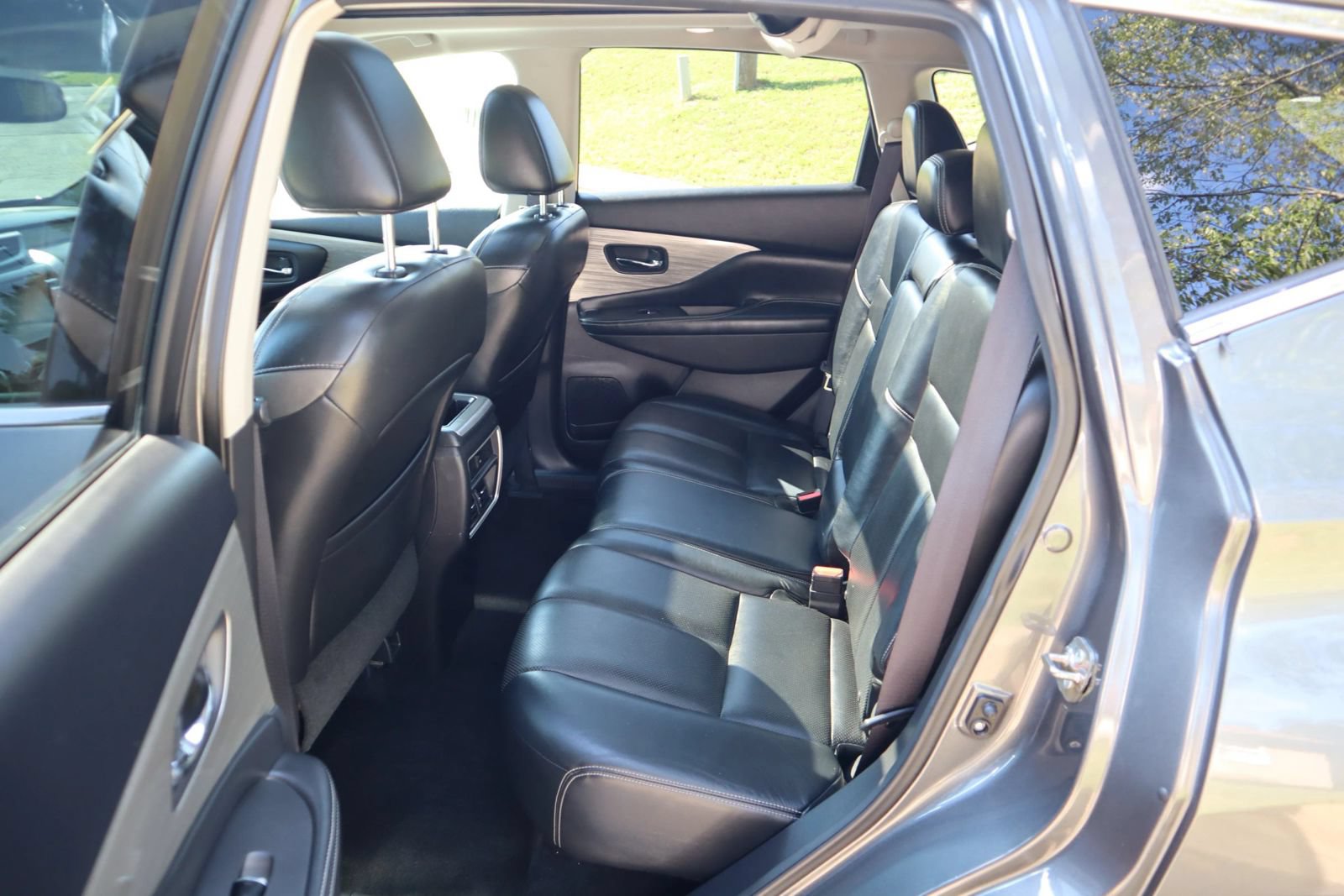 Used 2015 Nissan Murano SL w/ SL Technology Package FWD image 12