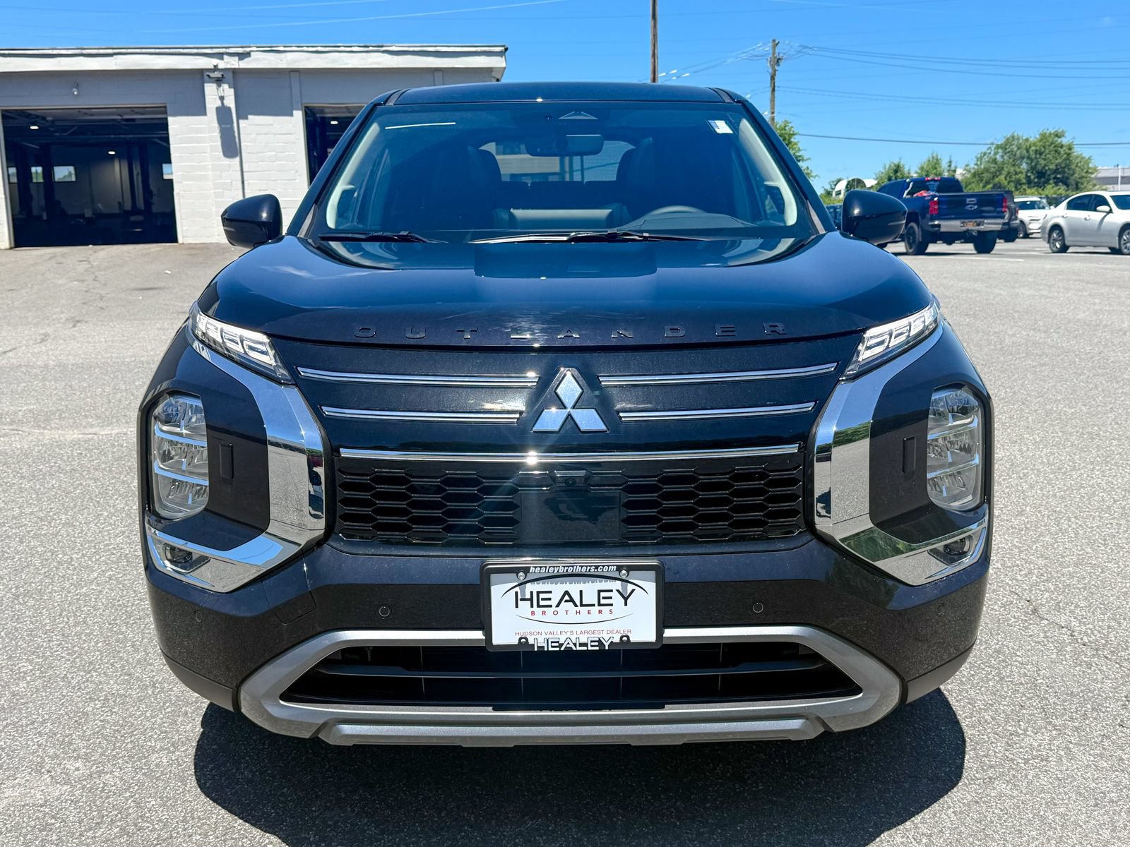 New 2026 Mitsubishi Outlander SE AWD/4WD image 2