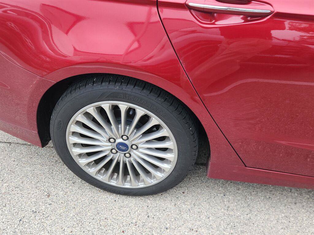 Used 2016 Ford Fusion Titanium FWD image 3