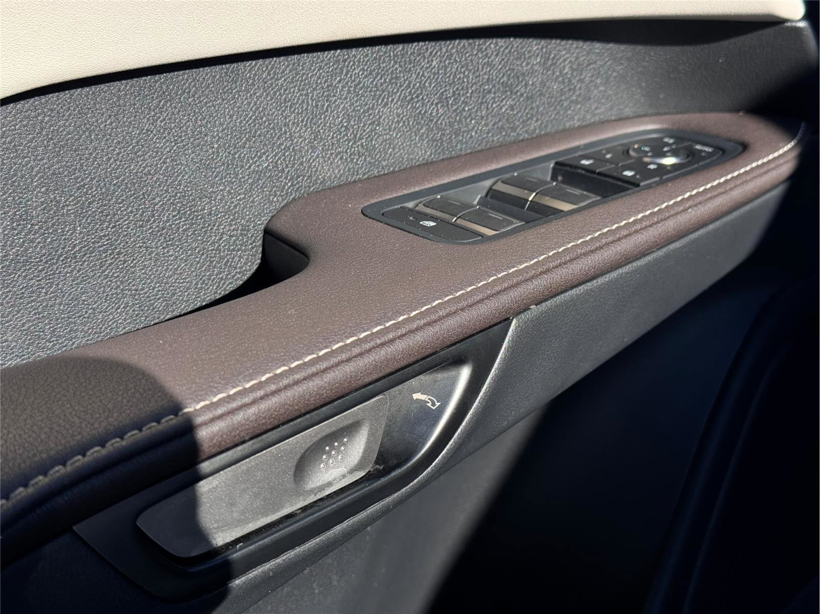 Used 2023 Lexus RX 350 w/ Accessory Package (Z1) image 11