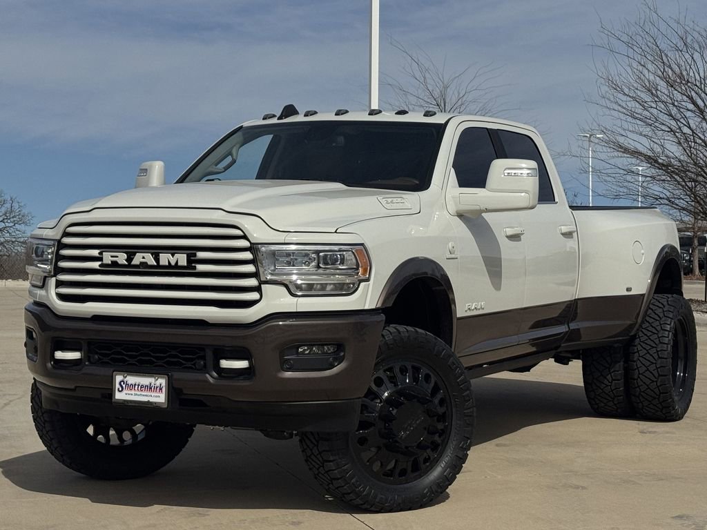 Used 2024 RAM 3500 Limited w/ Towing Technology Group AWD/4WD image 2