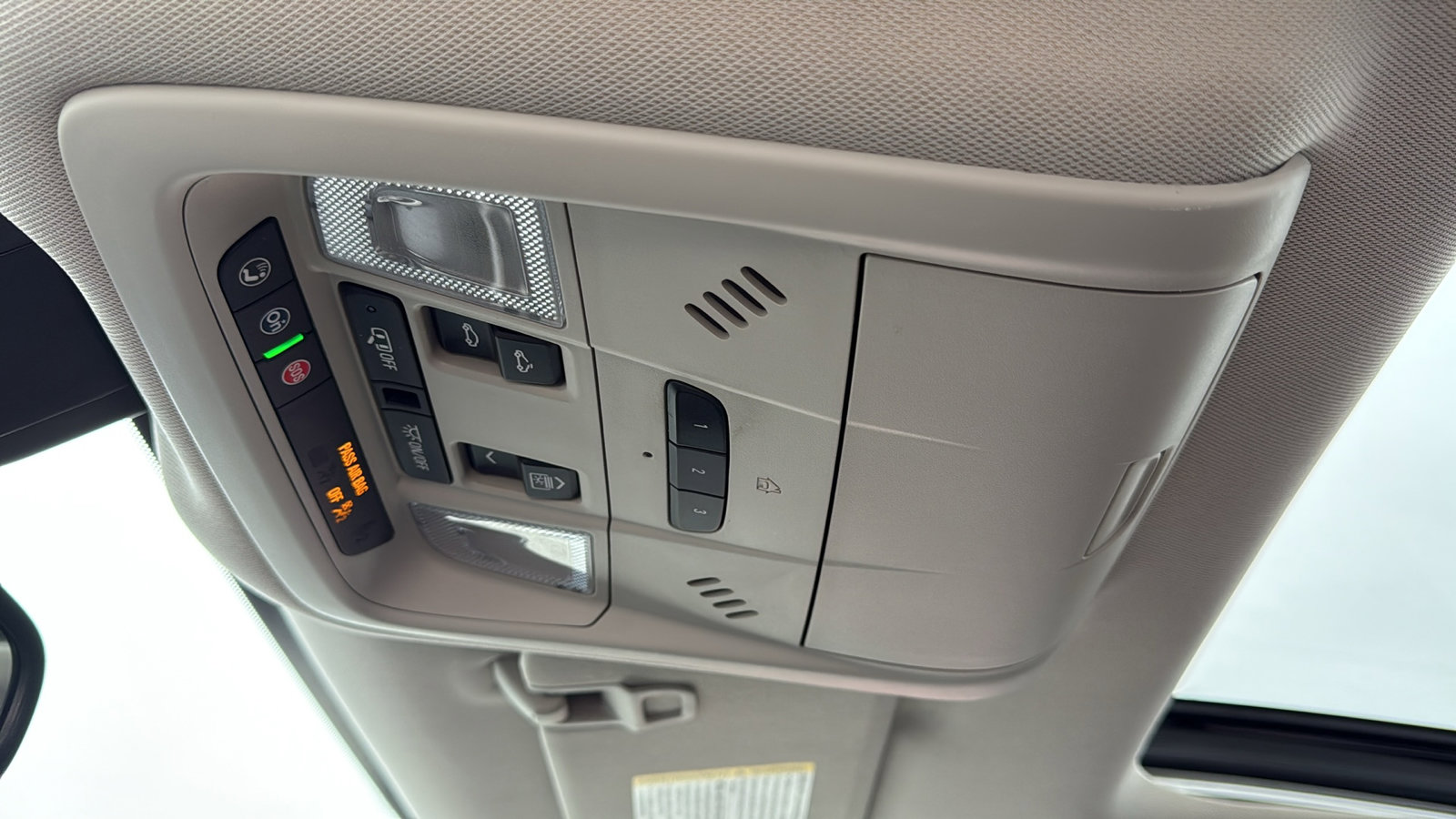 Used 2018 GMC Terrain Denali w/ Comfort Package image 27