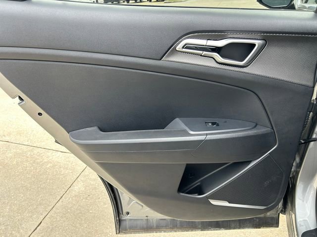 Used 2025 Kia Sportage LX image 16