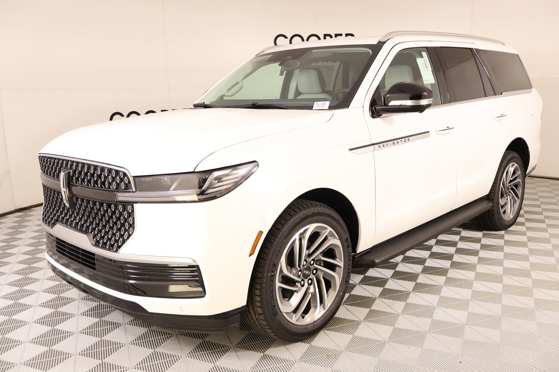 New 2026 Lincoln Navigator Premiere AWD/4WD image 11