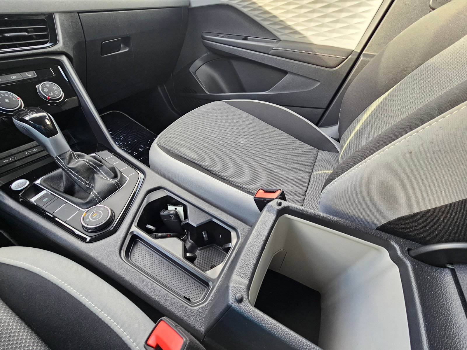 Used 2024 Volkswagen Taos S image 35