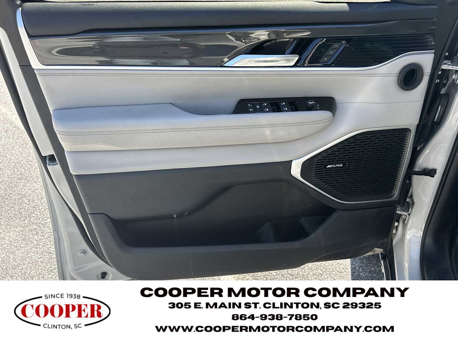 Used 2022 Jeep Wagoneer Series I RWD image 10