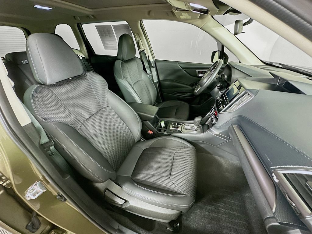 Used 2024 Subaru Forester Premium AWD/4WD image 36