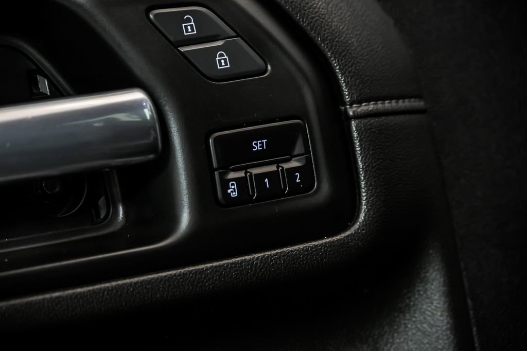 Used 2023 Chevrolet Silverado 2500 LTZ w/ LTZ Convenience Package image 11