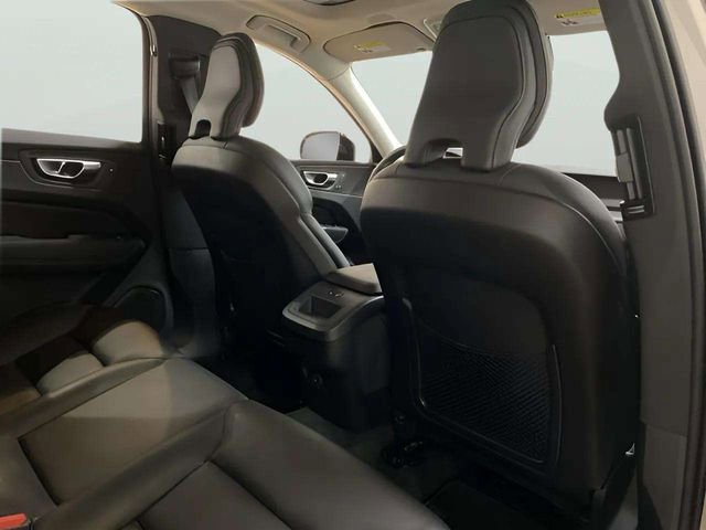 Used 2025 Volvo XC60 B5 Core AWD/4WD image 46