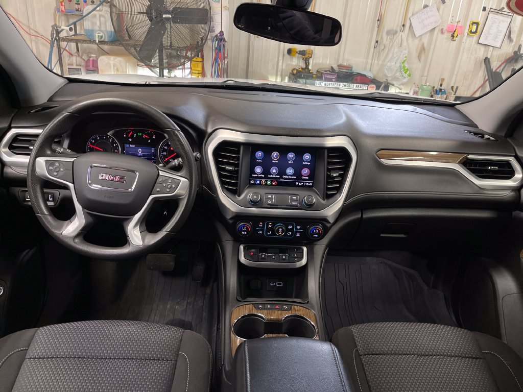 Used 2021 GMC Acadia SLE w/ Driver Convenience Package FWD image 18