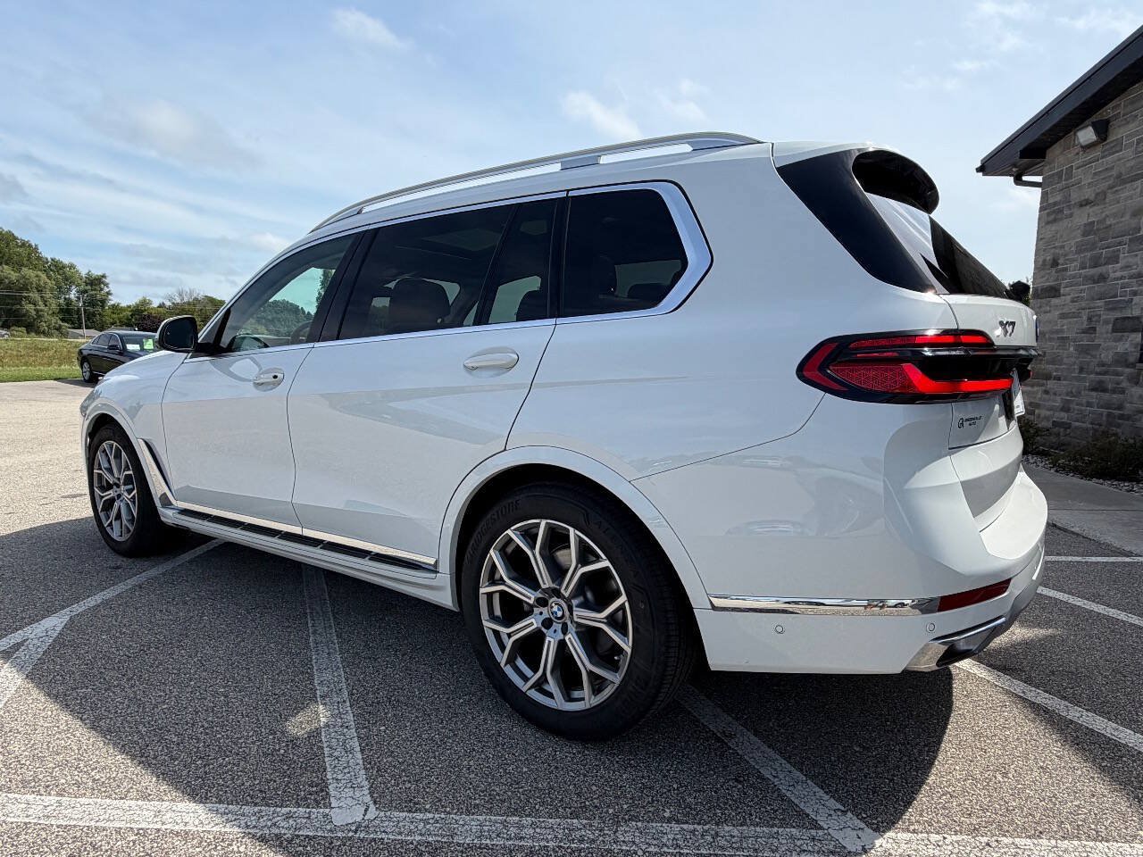 Used 2026 BMW X7 xDrive40i AWD/4WD image 4
