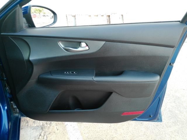 Used 2021 Kia Forte LXS FWD image 17