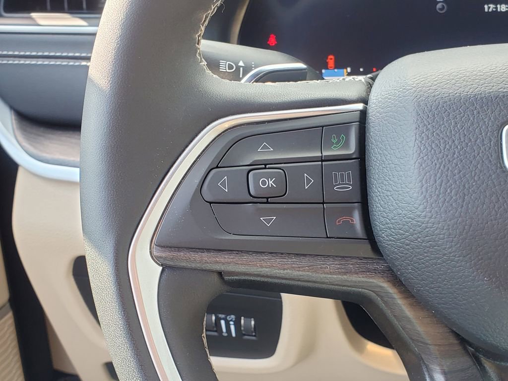 Used 2024 Jeep Grand Cherokee Limited image 21