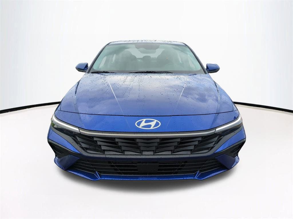 New 2026 Hyundai Elantra Limited image 3