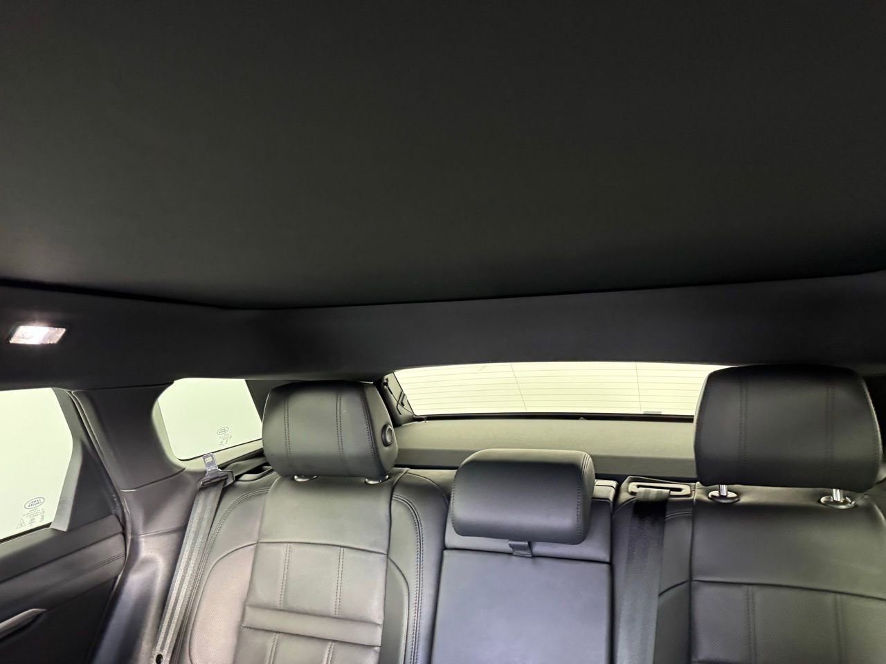 Used 2020 Land Rover Range Rover Evoque R-Dynamic SE image 5