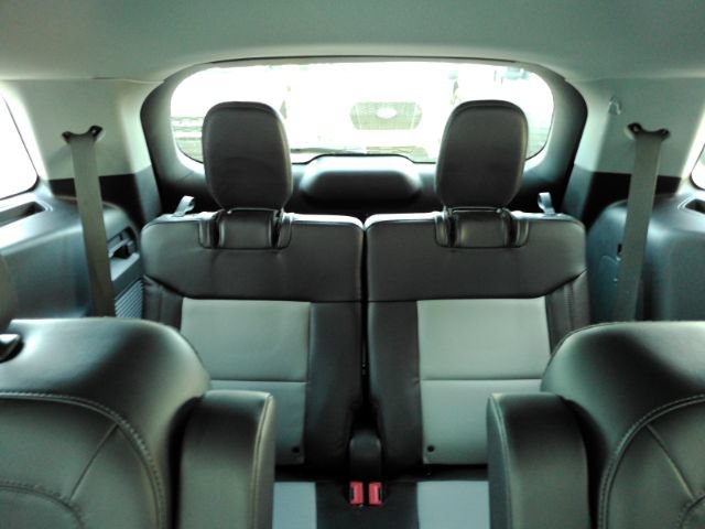 Used 2023 Ford Explorer XLT w/ Equipment Group 202A AWD/4WD image 8