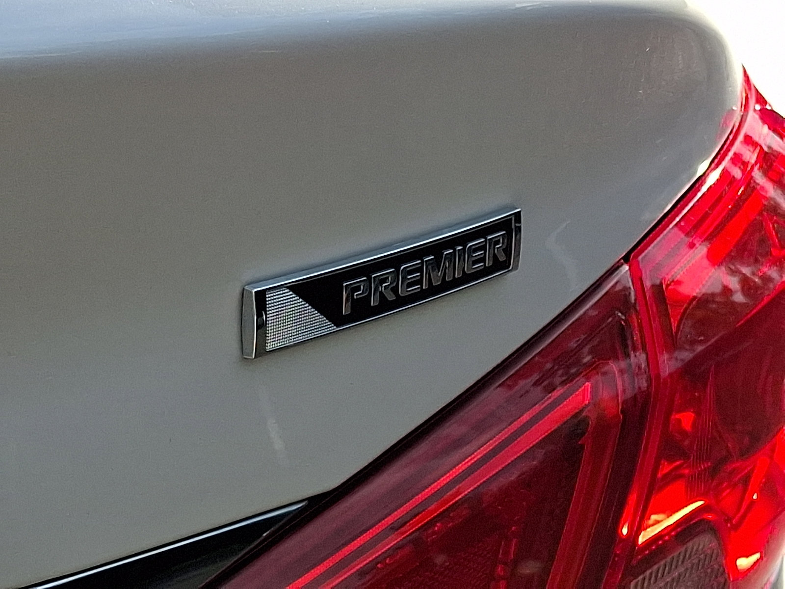 Used 2018 Chevrolet Impala Premier FWD image 33