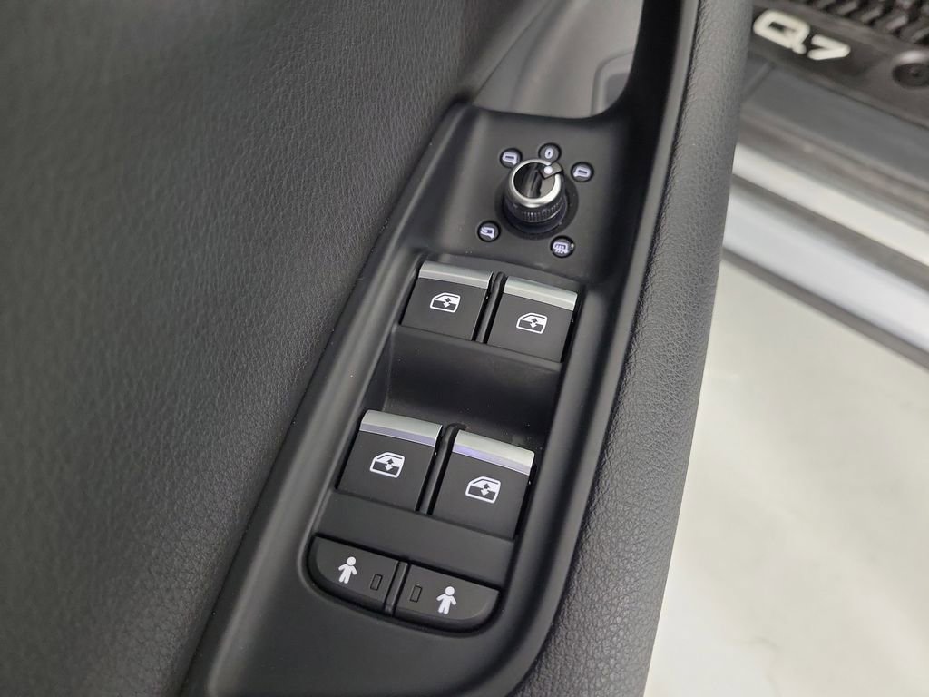 Used 2019 Audi Q7 2.0T Premium Plus w/ Premium Plus Package image 19