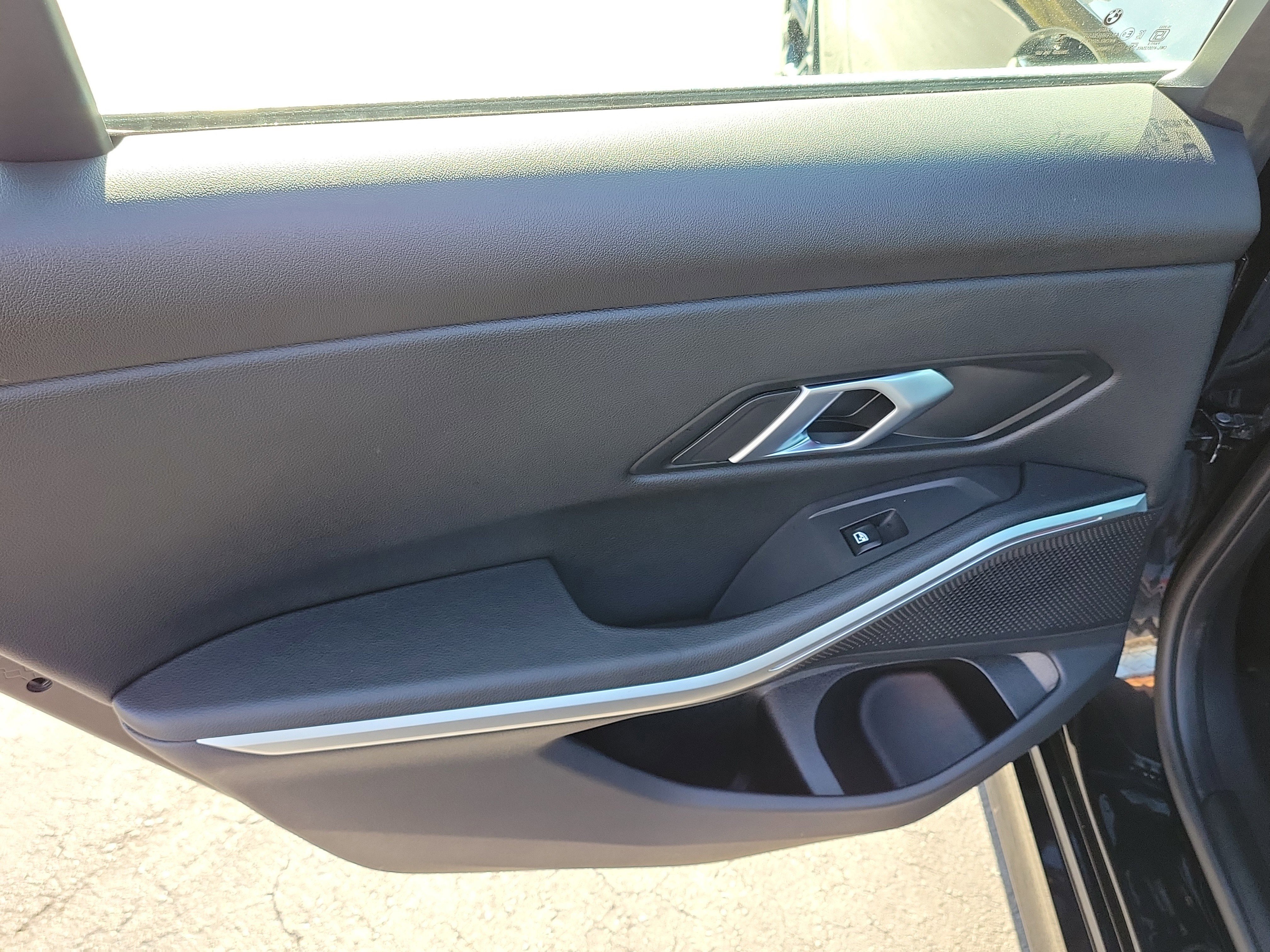 Used 2025 BMW 330i Sedan RWD image 9