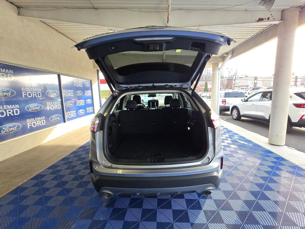 Used 2022 Ford Edge Titanium w/ Equipment Group 301A image 10