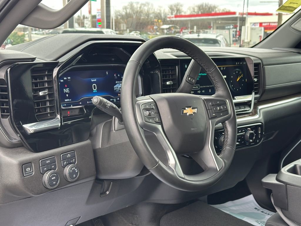 Used 2025 Chevrolet Silverado 1500 LT AWD/4WD image 21
