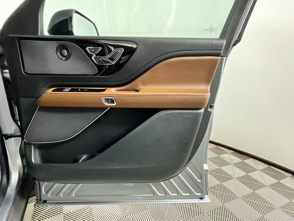 Certified 2024 Lincoln Aviator Reserve w/ Equipment Group 201A image 21