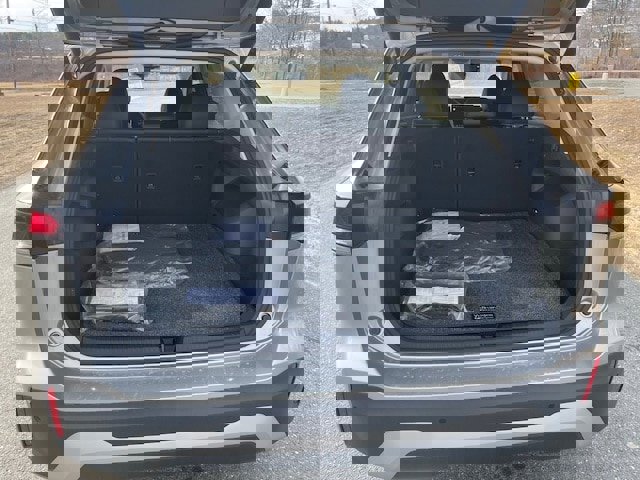 New 2025 Volkswagen Tiguan SE image 7