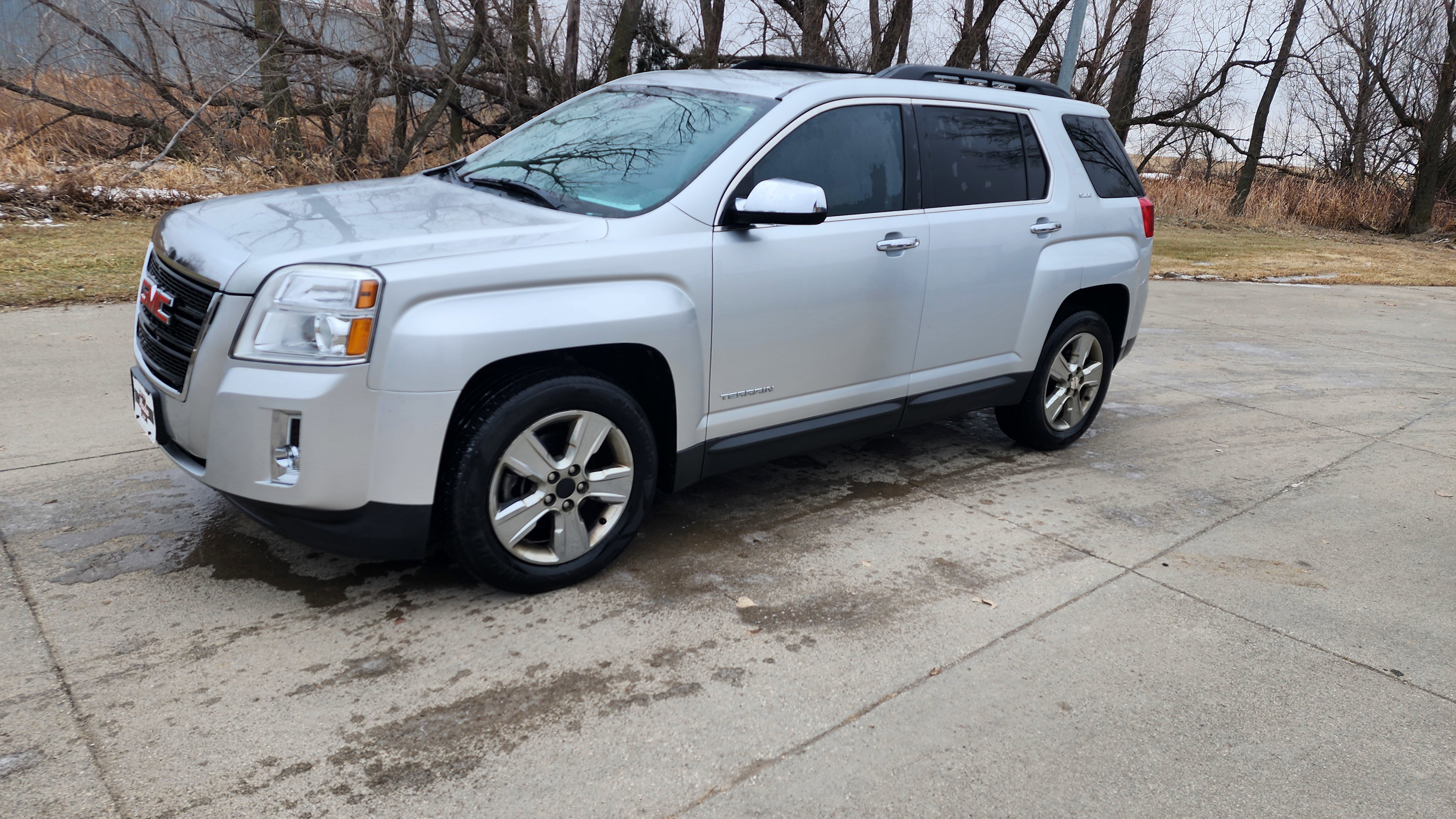 Used 2015 GMC Terrain SLE w/ Chrome Edition image 2