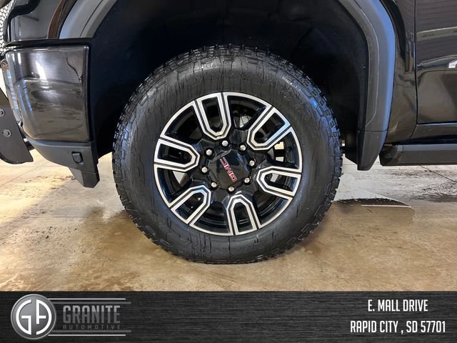 Used 2023 GMC Sierra 2500 AT4 w/ AT4 Premium Plus Package image 3