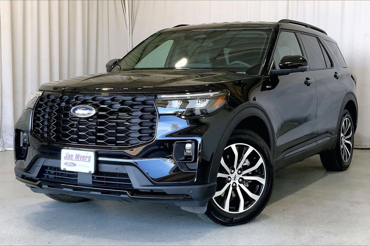Certified 2025 Ford Explorer ST-Line image 12