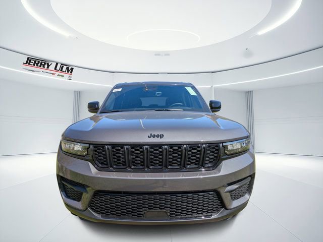 New 2025 Jeep Grand Cherokee Altitude image 7