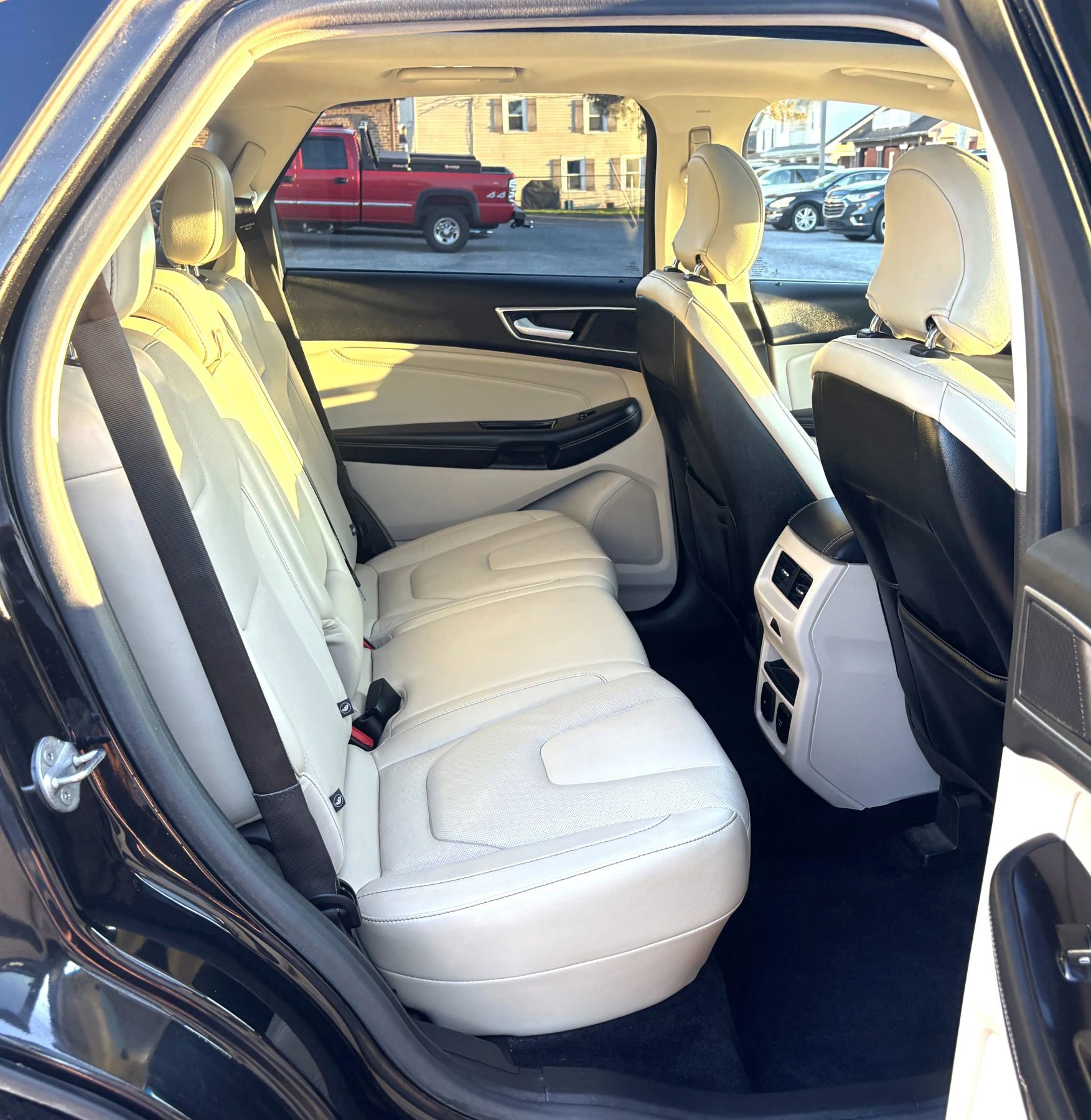 Used 2015 Ford Edge Titanium w/ Equipment Group 302A image 9