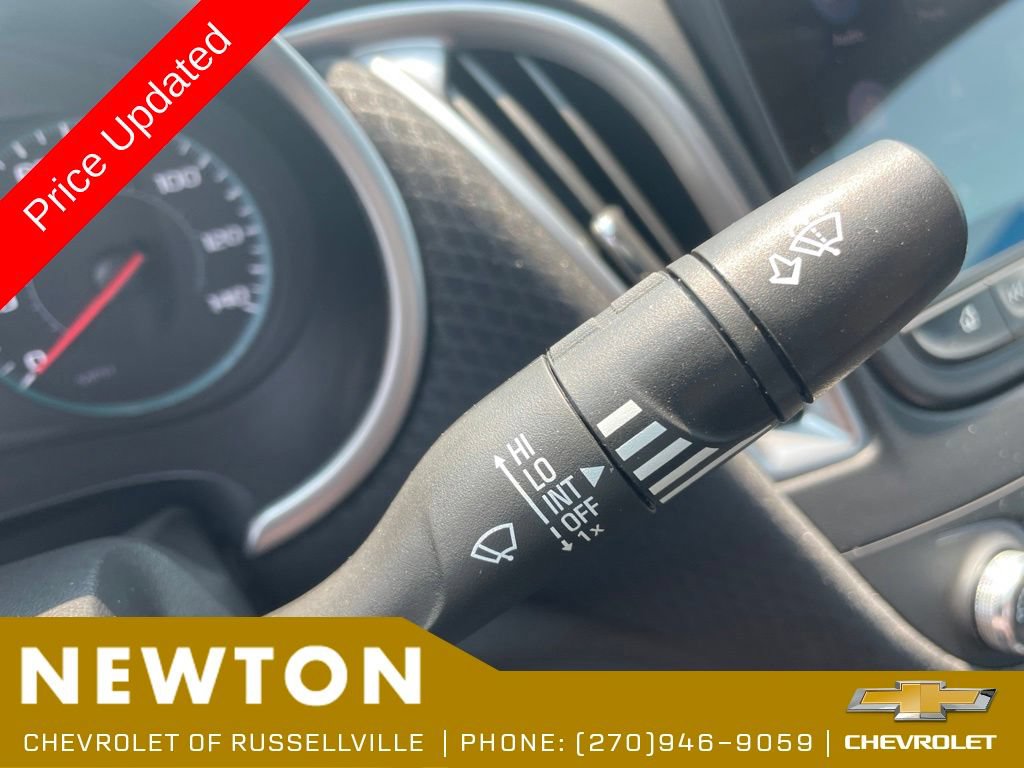 Used 2025 Chevrolet Malibu RS FWD image 16