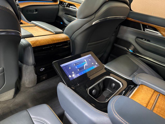 Used 2022 Jeep Grand Wagoneer Series II w/ Premium Group II image 47