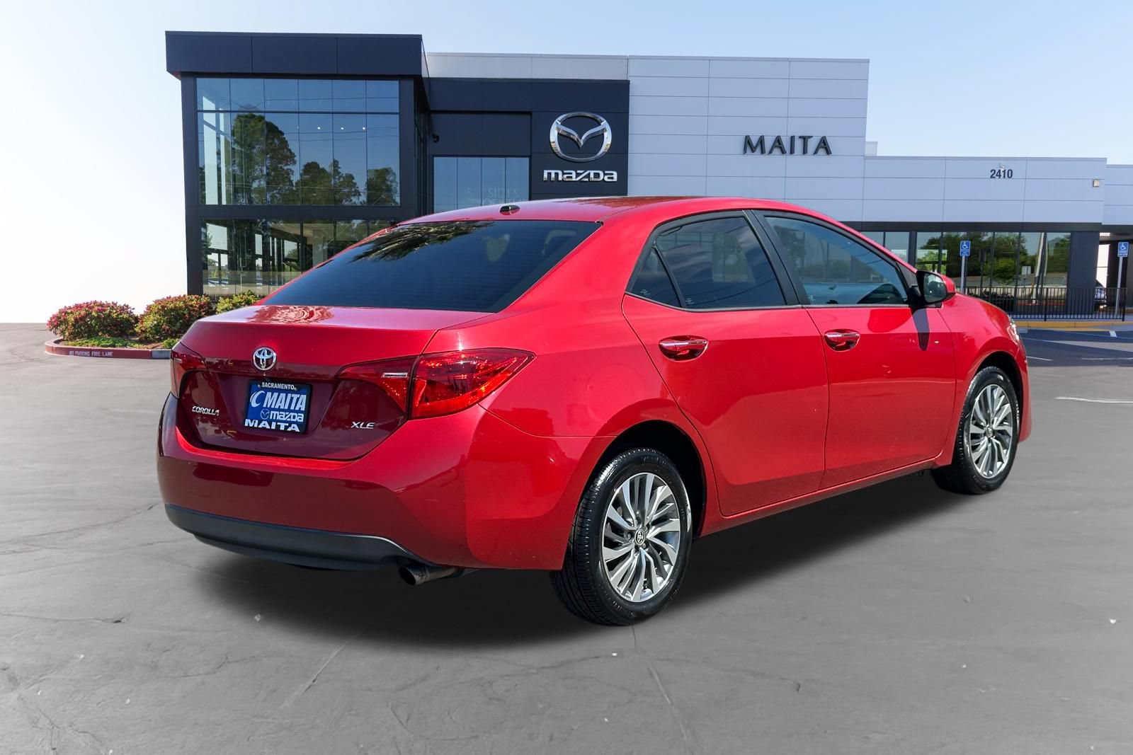 Used 2019 Toyota Corolla XLE FWD image 3