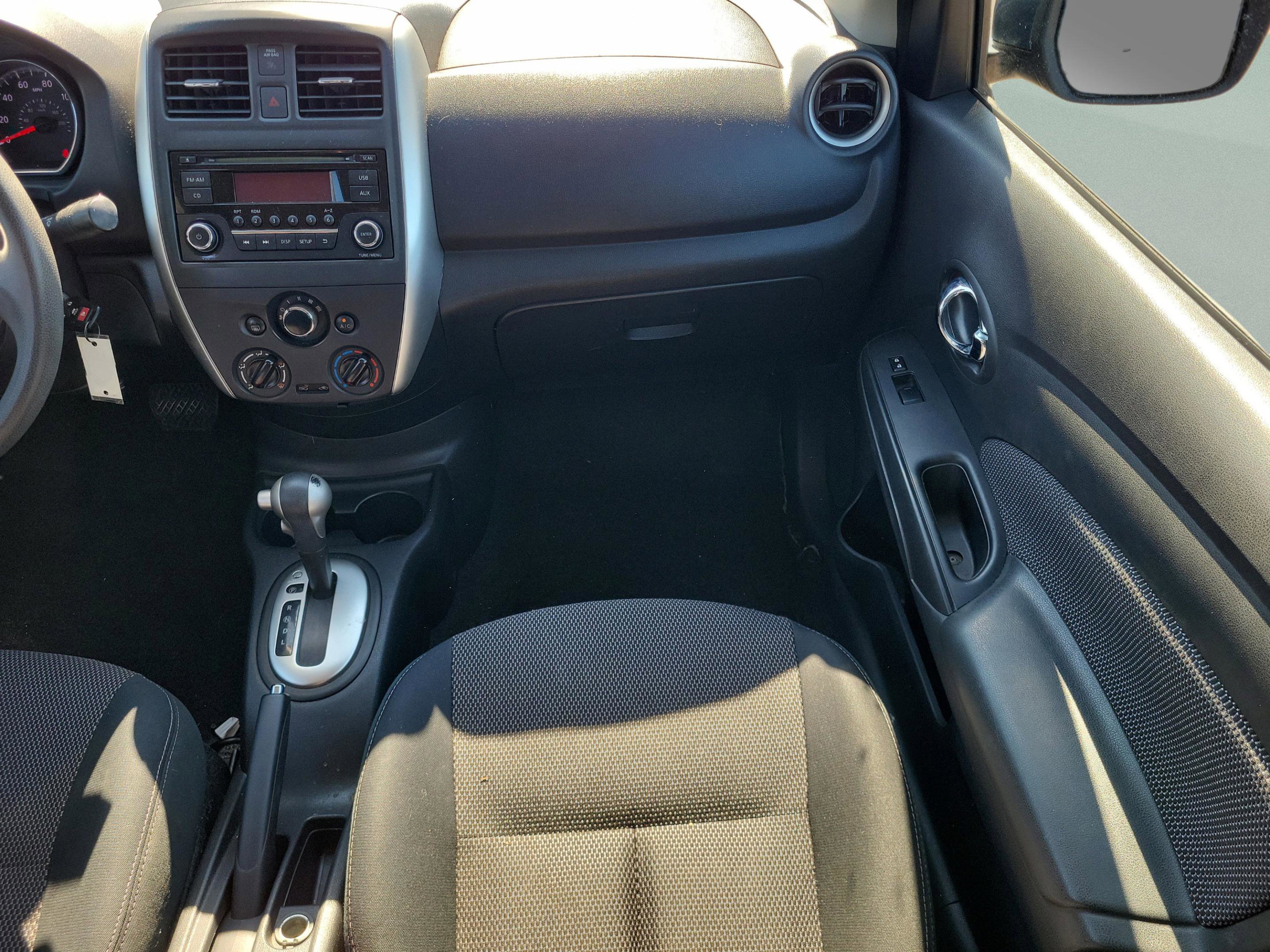 Used 2015 Nissan Versa SV image 15
