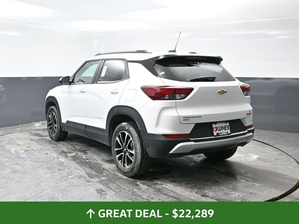 Used 2025 Chevrolet TrailBlazer LT w/ Driver Confidence Package image 12