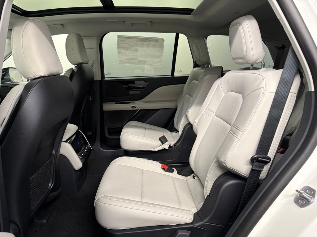 New 2026 Lincoln Aviator AWD image 35