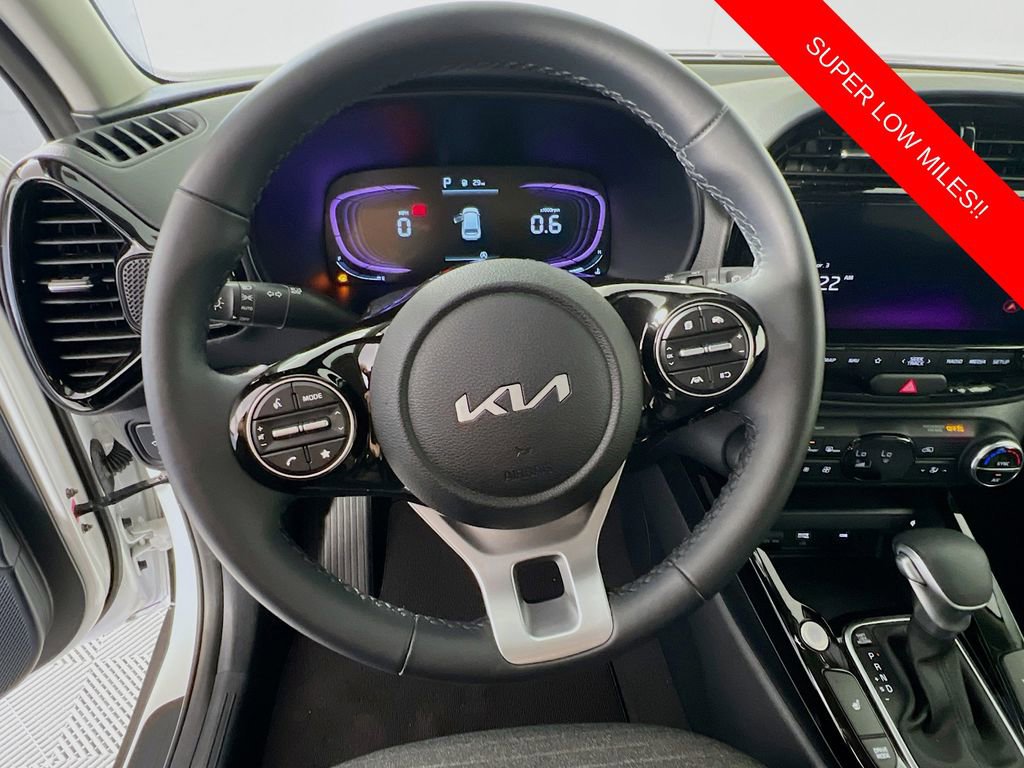 Certified 2025 Kia Soul EX image 12