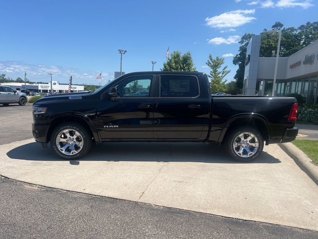 New 2026 RAM 1500 4x4 Crew Cab image 3